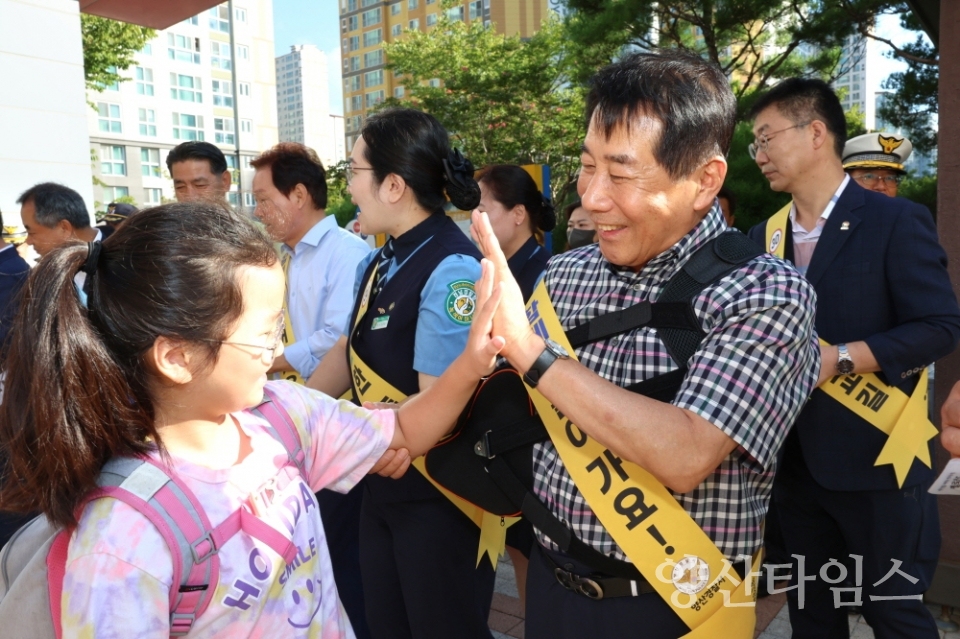 양산시장 경남지사 교통안전 캠페인ⓒ양산타임스