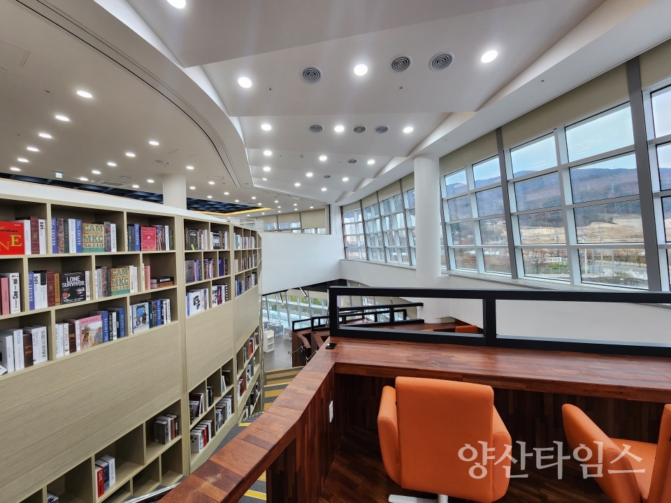 지혜마루 삼산도서관내부ⓒ양산타임스