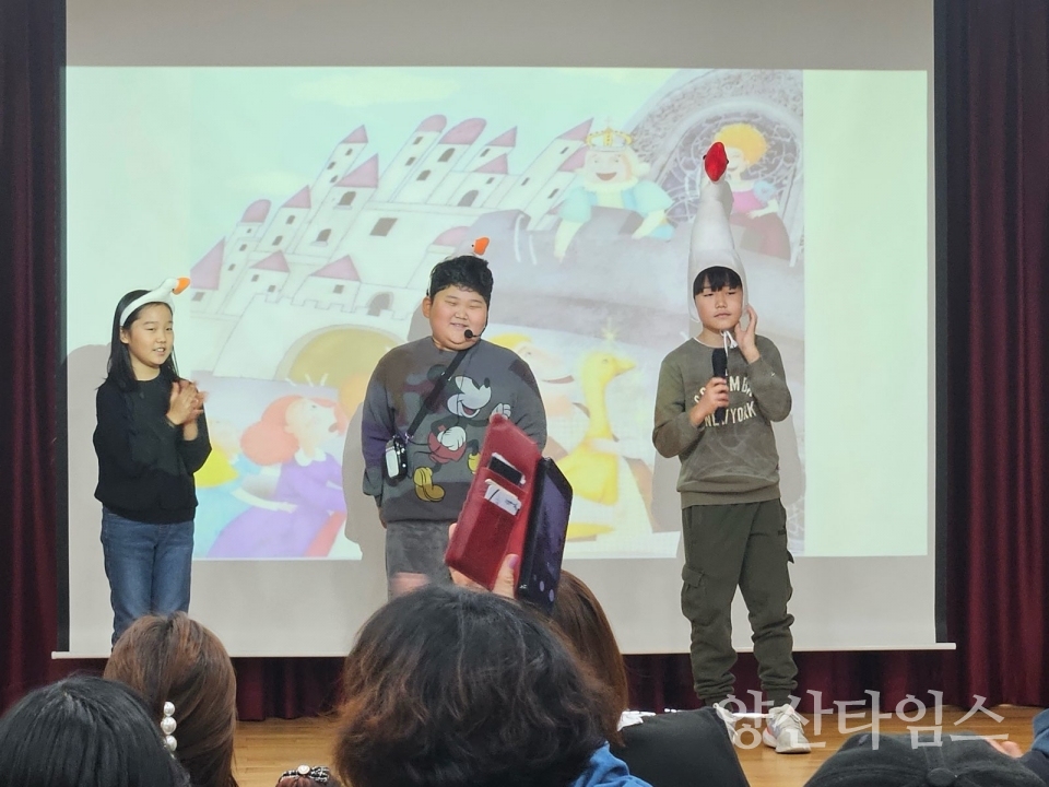 영어도서관 독서동아리 발표회ⓒ양산타임스