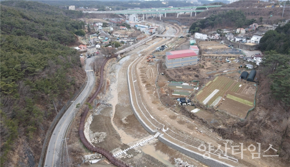 일광천 산책로 조성 공사 진행 사진ⓒ양산타임스