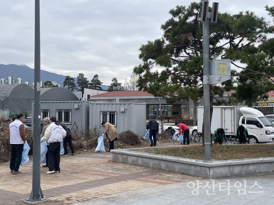 물금읍 설맞이 환경정비ⓒ양산타임스