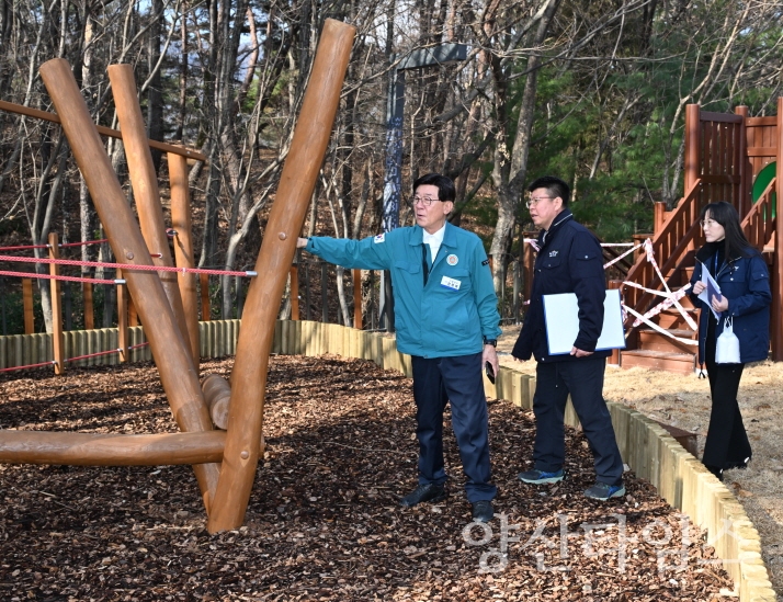 "1-2.정종복 기장군수가 주요 현안 사업장 특별점검을 하고 있다 (2)" "1-1.정종복 기장군수가 주요 현안 사업장 특별점검을 하고 있다" ⓒ양산타임스