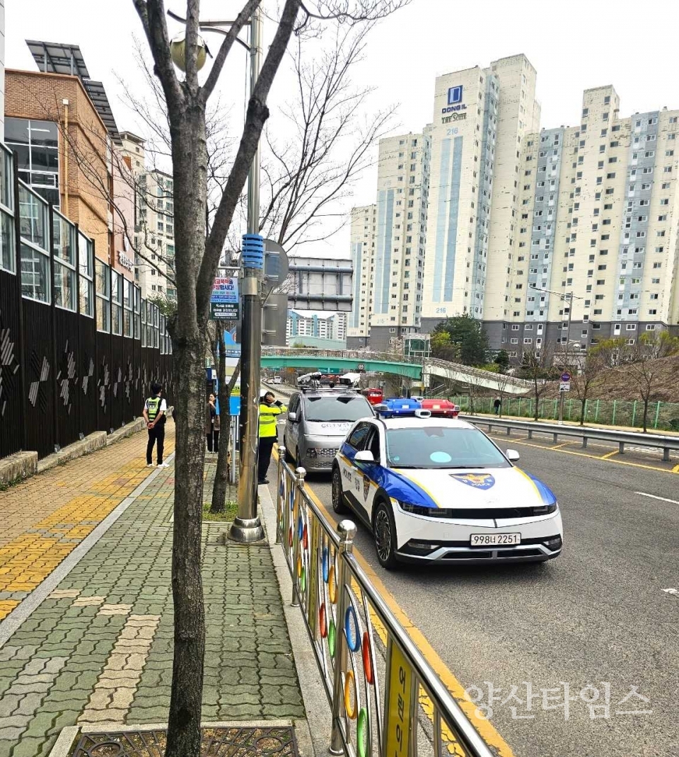 기장군이 기장경찰서와 합동으로 주정차 단속을 시행하고 있다ⓒ양산타임스