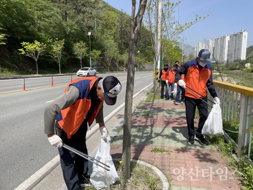 중앙동 봄맞이 국토대청소ⓒ양산타임스