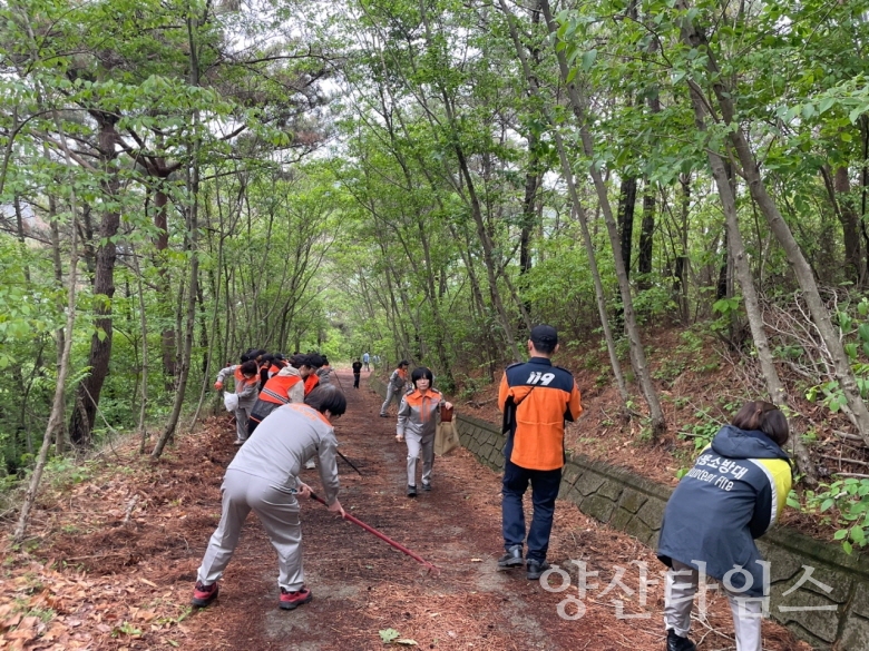 "2-2.기장군이 장안읍 구기공원 일대에서 유관기관 합동 산불 진압훈련을 실시했다" "2-1.기장군이 장안읍 구기공원 일대에서 유관기관 합동 산불 진압훈련을 실시했다" ⓒ양산타임스