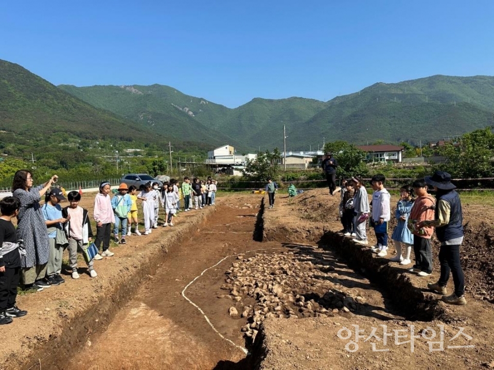 화제초 문화재 발굴현장 견학ⓒ양산타임스