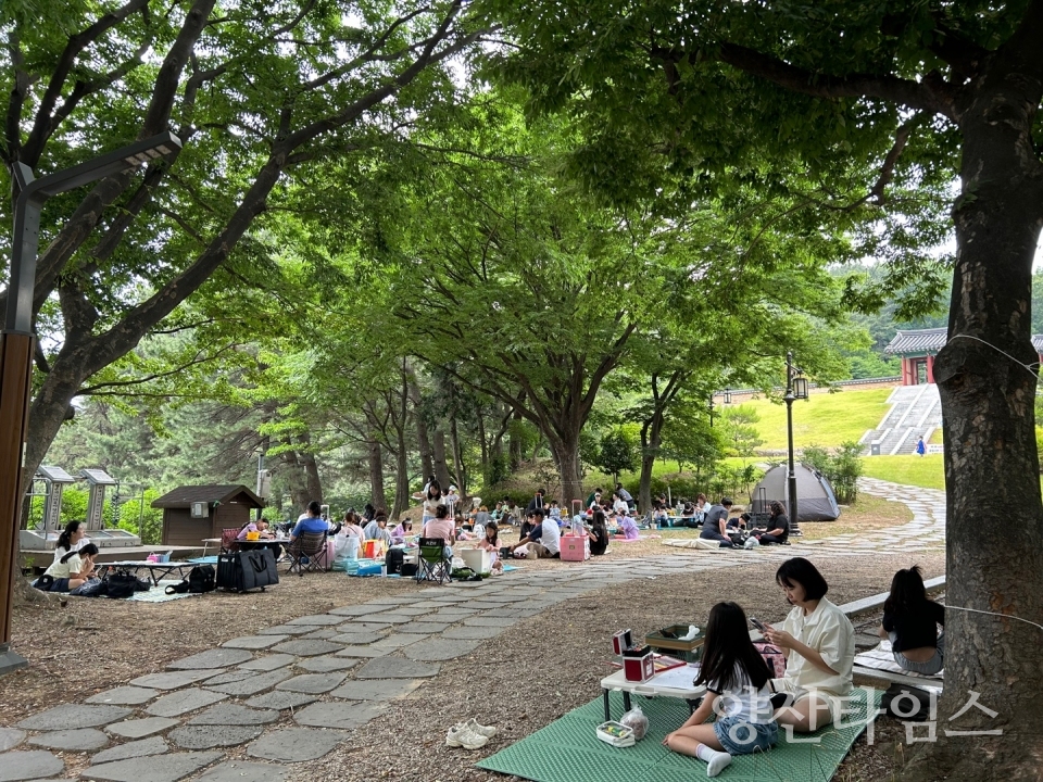 "나라사랑 그림대회" "그림대회 고학년 독립상_김민지(석산초5)" "그림대회 저학년 독립상_김시현(가촌초3)" ⓒ양산타임스