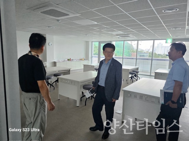 "농업시설 현장행정 실시4" "농업시설 현장행정 실시1" "농업시설 현장행정 실시2" "농업시설 현장행정 실시3" ⓒ양산타임스