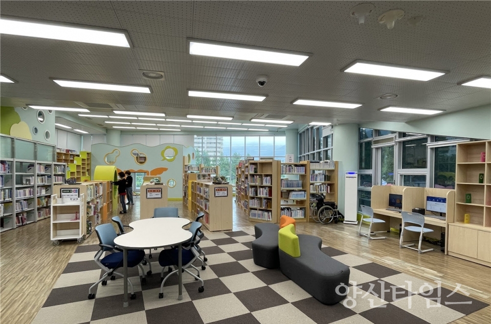 정관어린이도서관이 6개월간 리모델링공사를 마치고 2일 재개관했다.ⓒ양산타임스