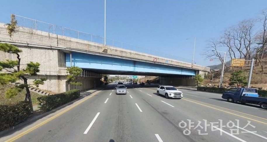 중앙고속도로지선 하부 경관사업 현장ⓒ양산타임스