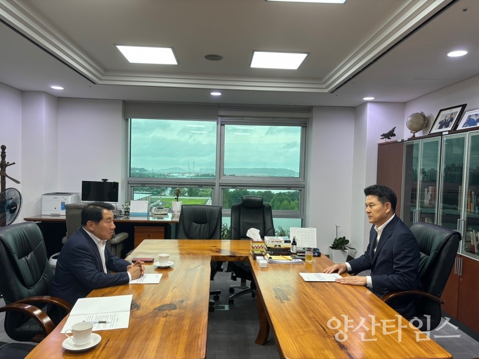 "윤영석 국회의원 면담2" "김태호 국회의원 면담ⓒ양산타임스