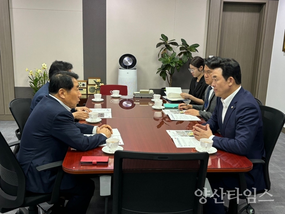 "윤영석 국회의원 면담2" "김태호 국회의원 면담ⓒ양산타임스