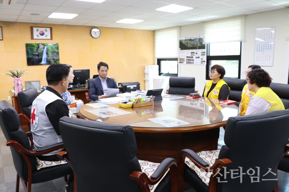 양산시의회, 2024년 적십자 특별회비 전달ⓒ양산타임스