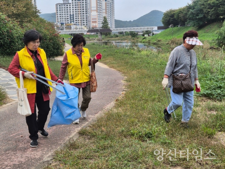 소주동 가을맞이 국토대청소ⓒ양산타임스