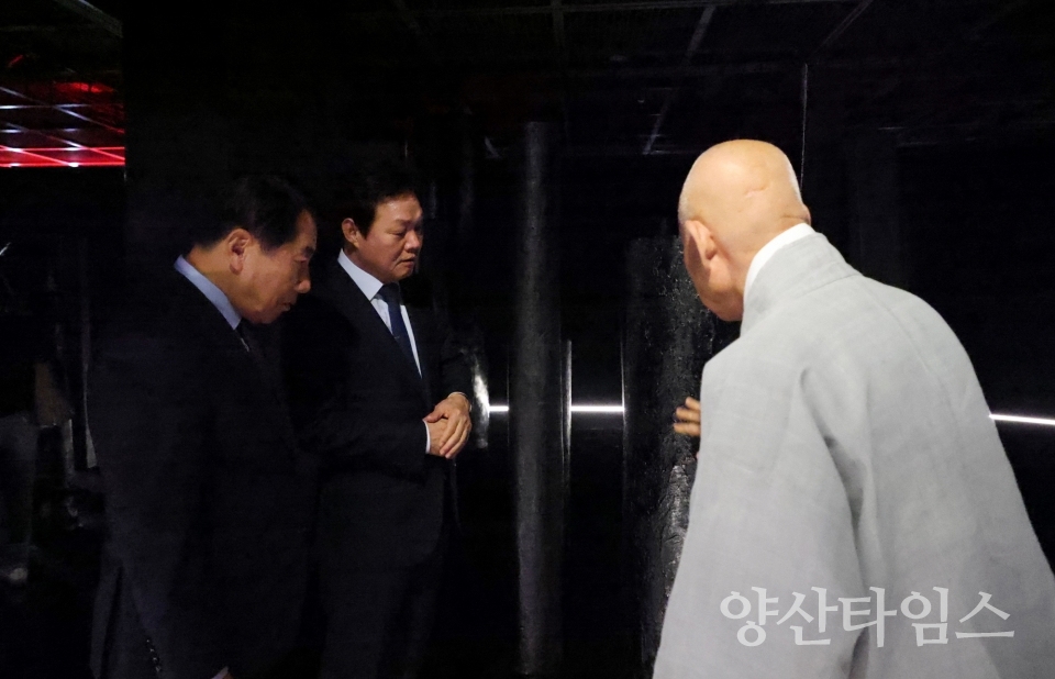 양산시장, 성파 스님 특별전 방문ⓒ양산타임스