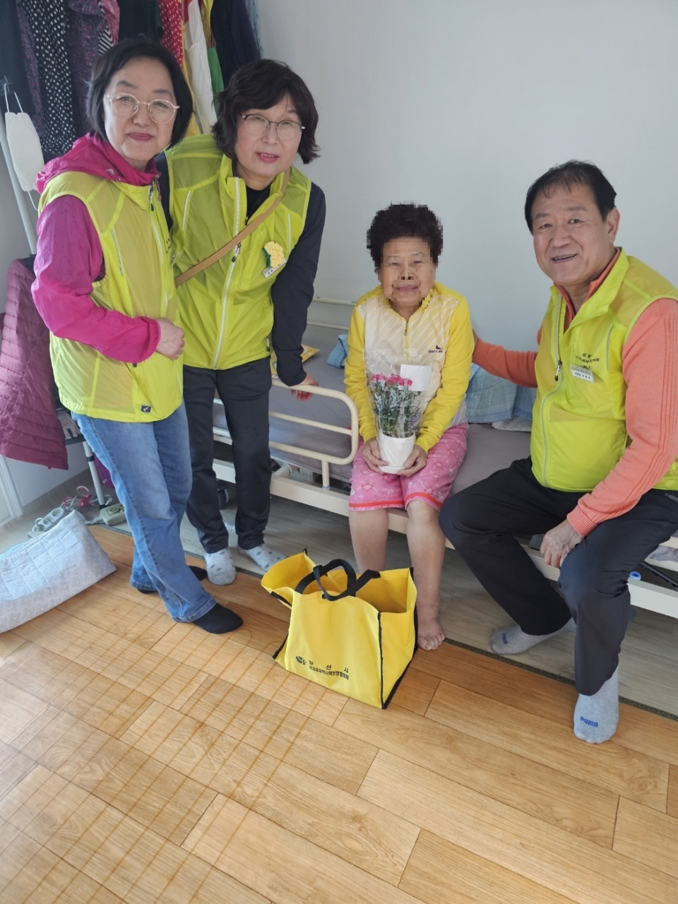 삼성동 지역사회보장협의체, 「사랑의 카네이션」 나눔ⓒ양산타임스