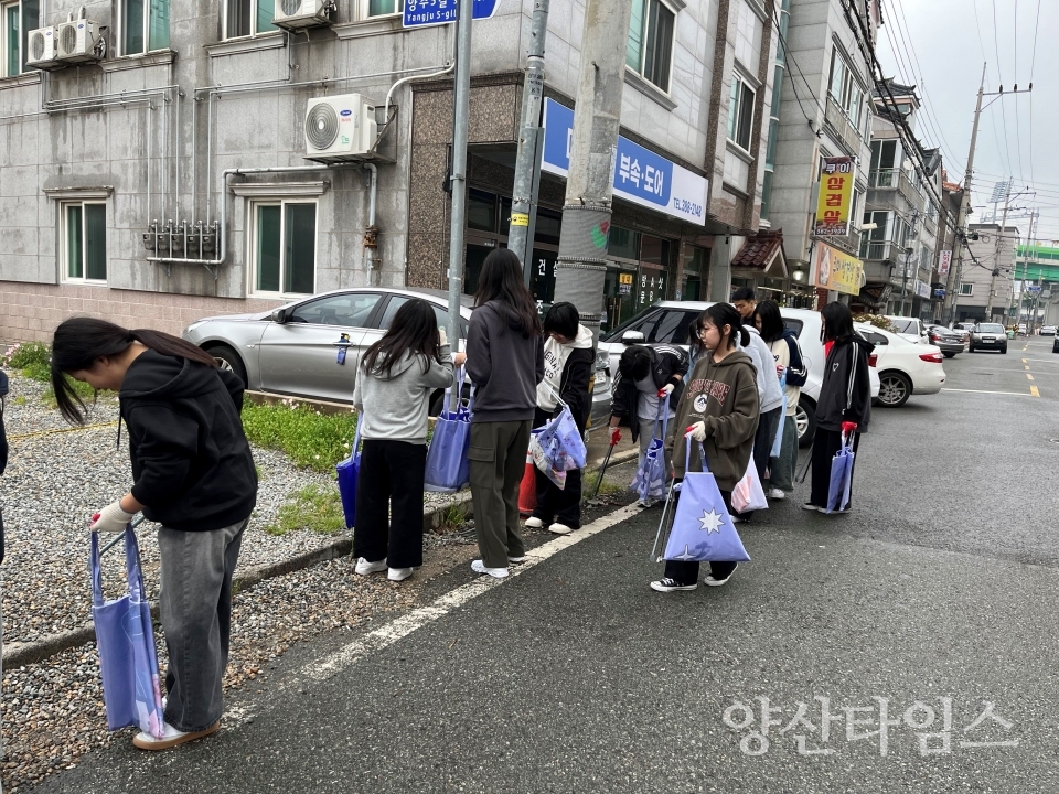 청소년자원봉사단 플로깅 그린질주ⓒ양산타임스
