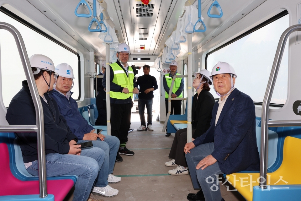 양산도시철도 차량 초도반입ⓒ양산타임스
