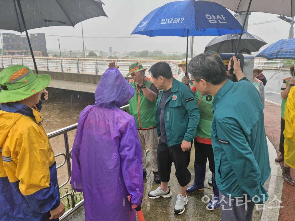 양산시장 폭우 신속대응 현장점검ⓒ양산타임스