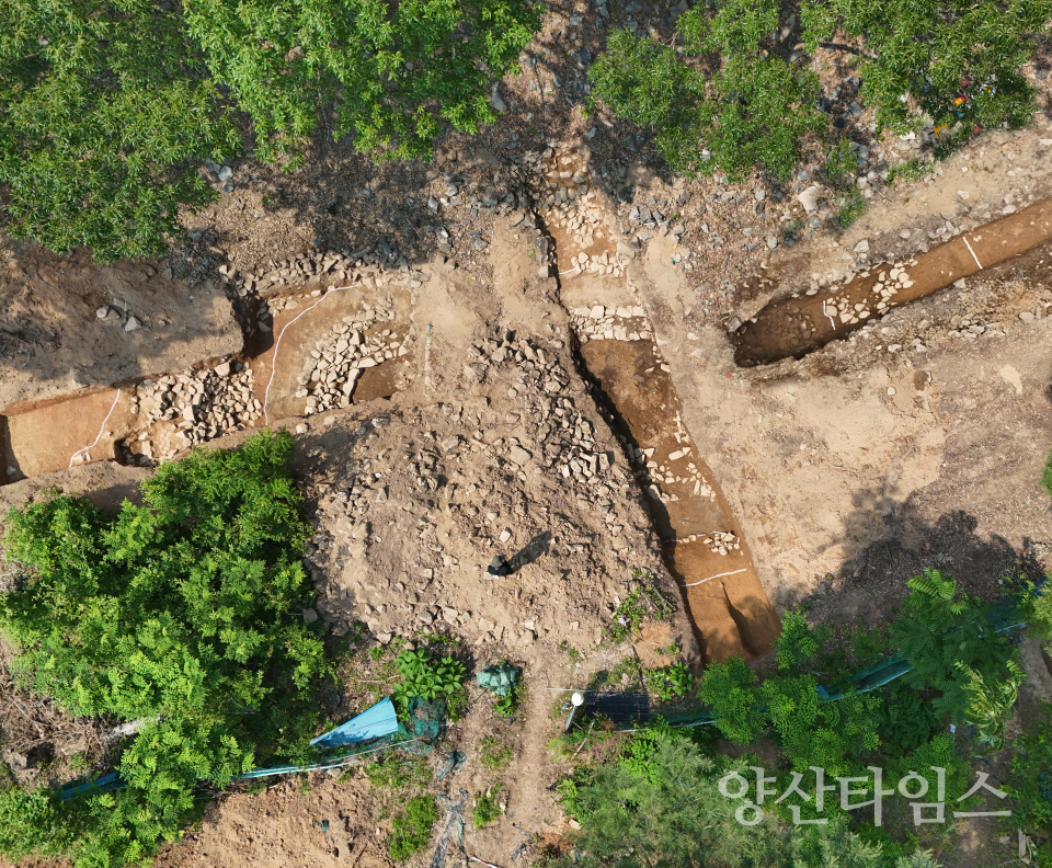 우불산성 시굴구간 내 집수지 전경ⓒ양산타임스