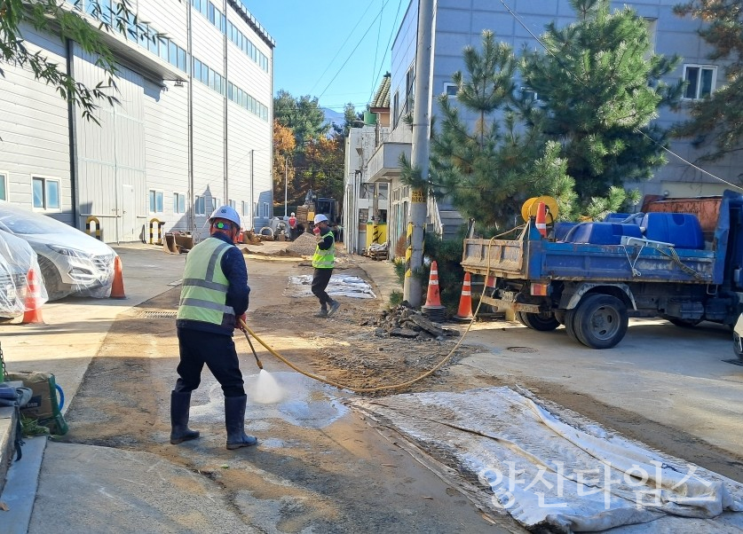 미세먼지 저감 공사장 살수작업ⓒ양산타임스