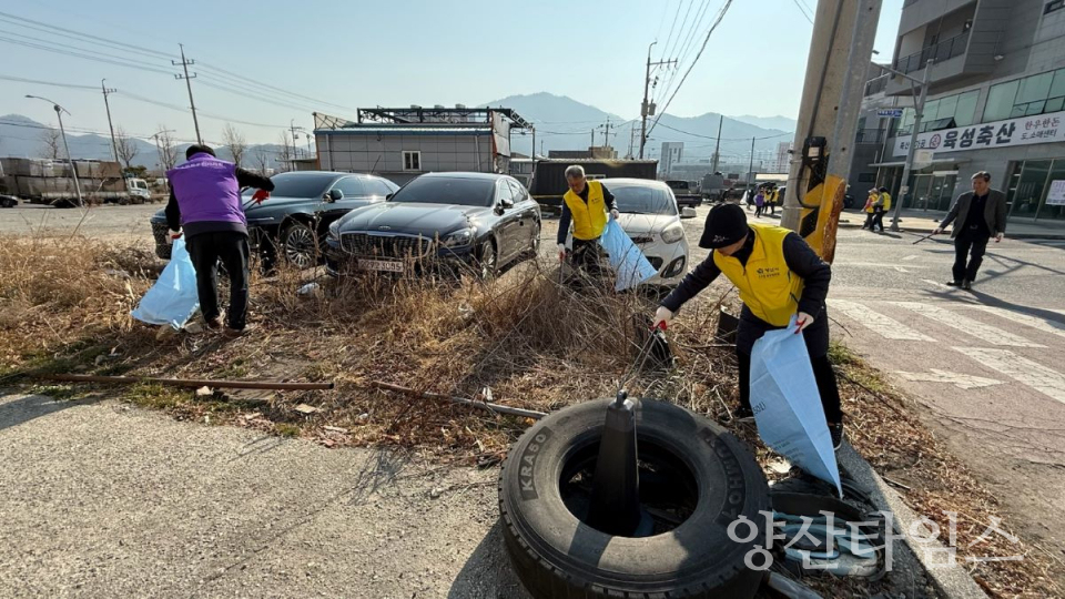 소주동 국토대청소 ⓒ양산타임스
